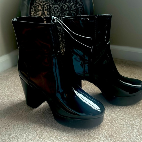 Black Patent leather platform boots - Picture 1 of 4